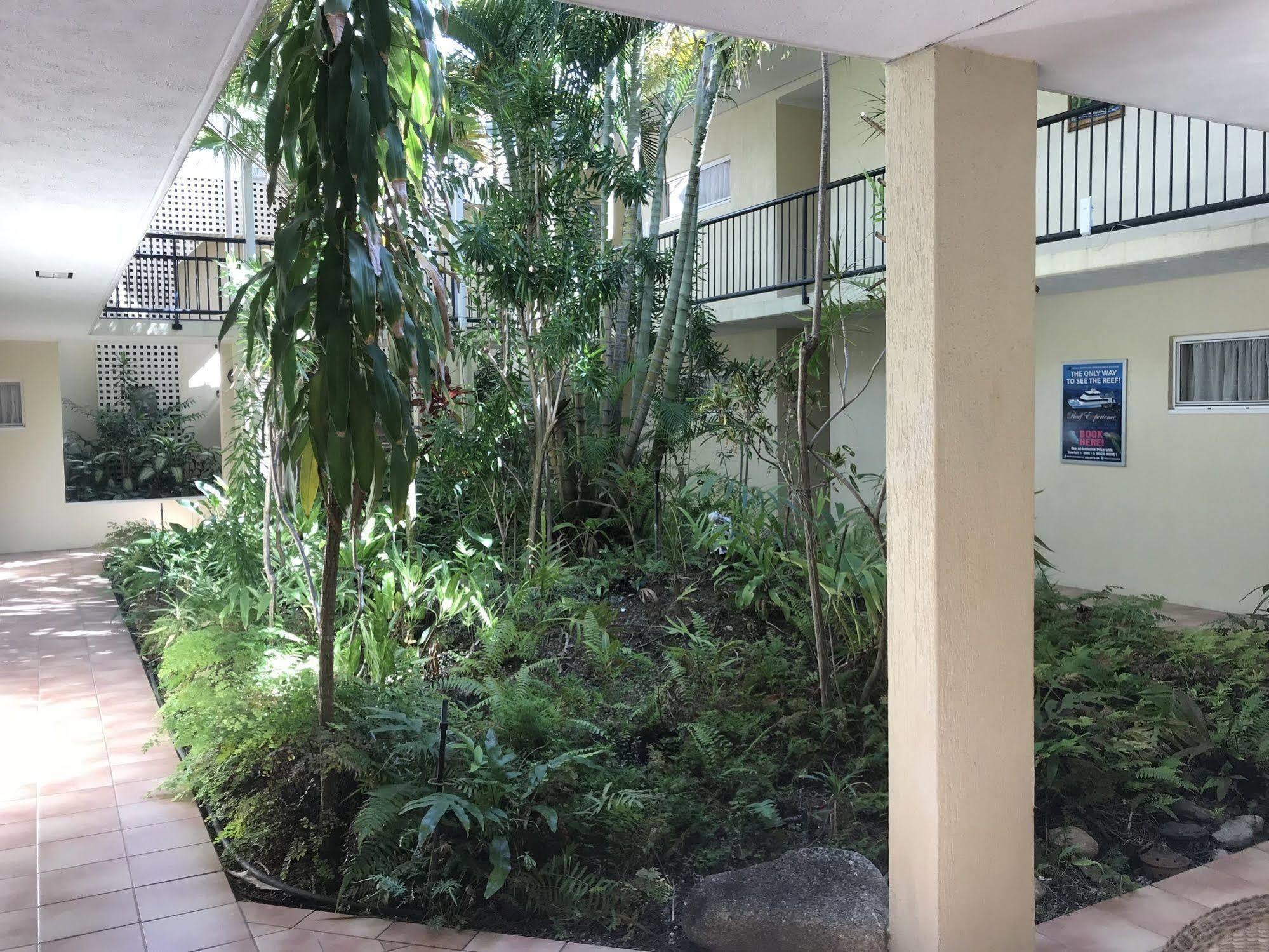 Villa Vaucluse Apartments Cairns Exterior foto